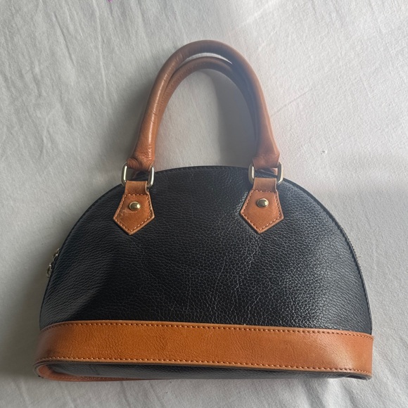 Quiet Luxury Made in Italy Leather Black and Tan Women's Handbag - Picture 3 of 12